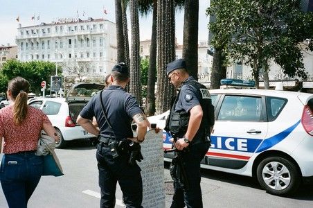 policiers